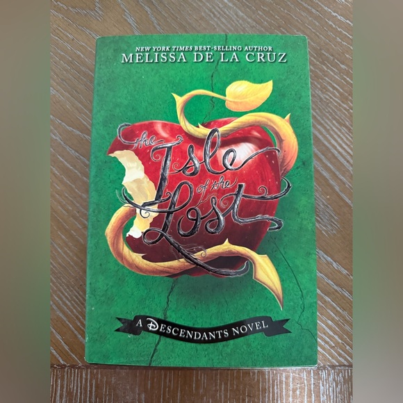 MELISSA DE LA CRUZ Other - THE ISLE OF THE LOST BY MELISSA DE LA CRUZ- HARDCOVER BOOK